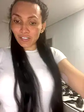 KimberllySaeez online show from 10/12/25, 10:25