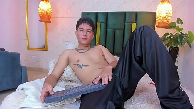 Levy Steve online show from 09/14/25, 03:49