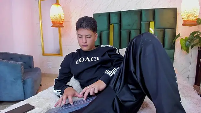 Levy Steve online show from 09/21/25, 03:52