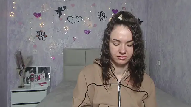 KaraCriegs online show from 03/04/25, 10:05