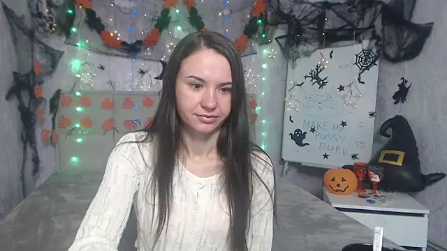 KaraCriegs online show from 11/01/25, 06:32