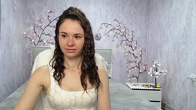 Snapshot of KaraCriegs chatting on 05/16/26, 05:45 KaraCriegs online show from 05/16/26, 05:45