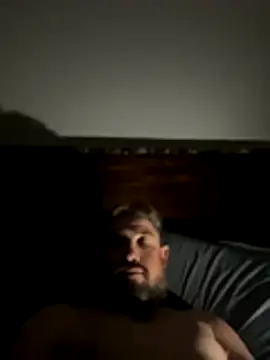 Snapshot of caliguy37 chatting on 10/28/25, 03:43 caliguy37 online show from 10/28/25, 03:43