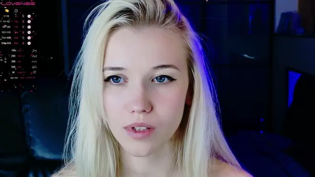 Snapshot of ShhhO_O chatting on 03/17/25, 10:38 ShhhO O online show from 03/17/25, 10:38