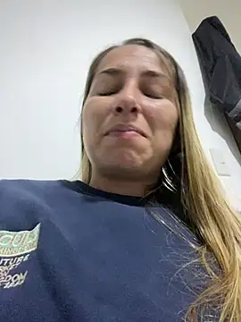 Iris love18 online show from 02/13/25, 01:08