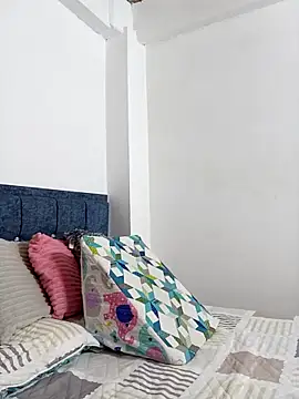 Iris love18 online show from 10/18/25, 09:59