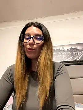 NadiraNoor online show from 10/11/25, 10:30