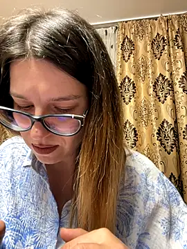 NadiraNoor online show from 10/31/25, 10:00