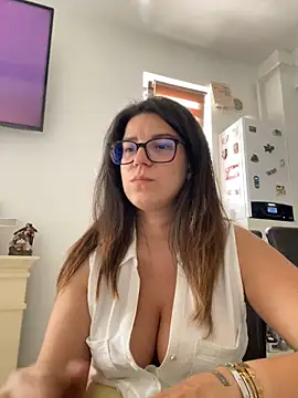 NadiraNoor online show from 06/01/26, 08:38