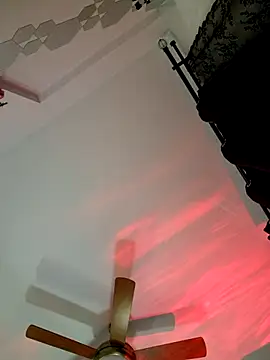 Ina HotX online show from 12/08/24, 03:35