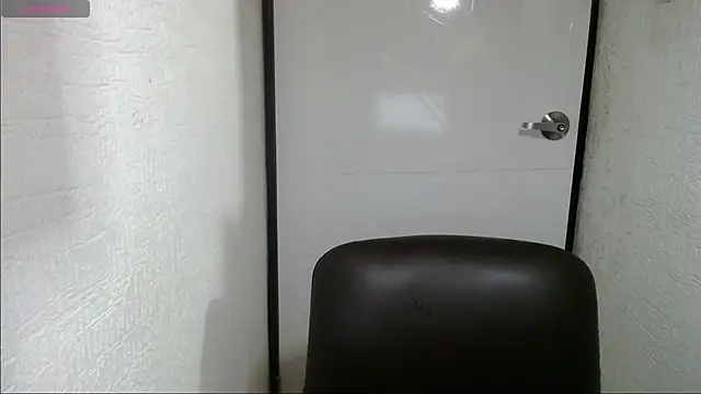 Snapshot of horny_paty chatting on 03/05/25, 08:21 horny paty online show from 03/05/25, 08:21
