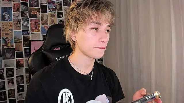 liamelf online show from 05/01/26, 04:17