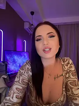 AvaGianna online show from 01/29/25, 08:04