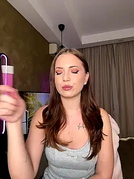 AvaGianna online show from 10/26/25, 08:09