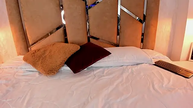 Martinaa Jones  online show from 03/19/25, 01:54