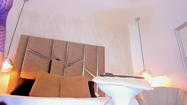 Martinaa Jones  online show from 01/14/26, 01:06