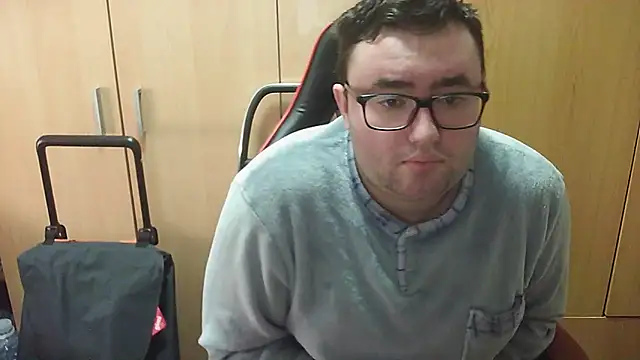 Javier bear online show from 02/09/25, 11:04