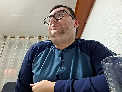 Javier bear online show from 02/10/25, 08:42