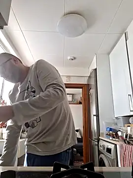 Javier bear online show from 09/25/25, 10:19