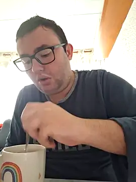 Javier bear online show from 12/14/25, 09:03