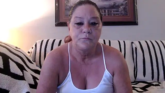 LexxiLeeds online show from 05/19/26, 10:43