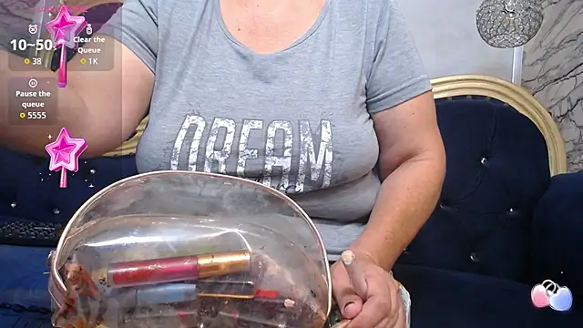 Snapshot of karito_mature17 chatting on 10/04/25, 11:19 karito mature17 online show from 10/04/25, 11:19