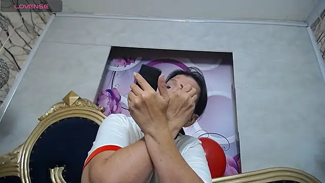 Snapshot of karito_mature17 chatting on 11/24/25, 11:10 karito mature17 online show from 11/24/25, 11:10