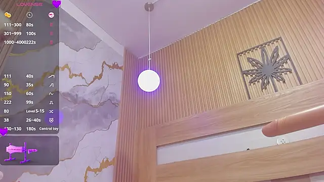 Snapshot of Elif_blond chatting on 11/06/25, 10:43 Elif blond online show from 11/06/25, 10:43