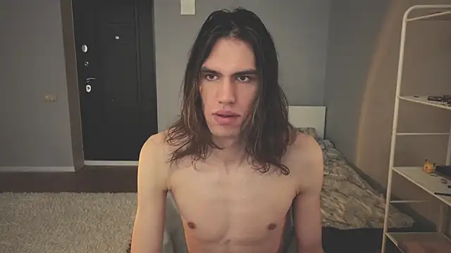 mollymila online show from 04/15/26, 06:53