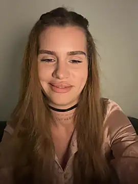 EmiliaCatalina online show from 03/29/26, 12:10