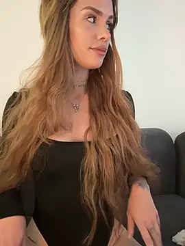 EmiliaCatalina online show from 05/24/26, 07:41