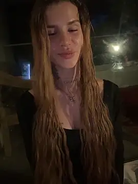 EmiliaCatalina online show from 06/08/26, 11:49