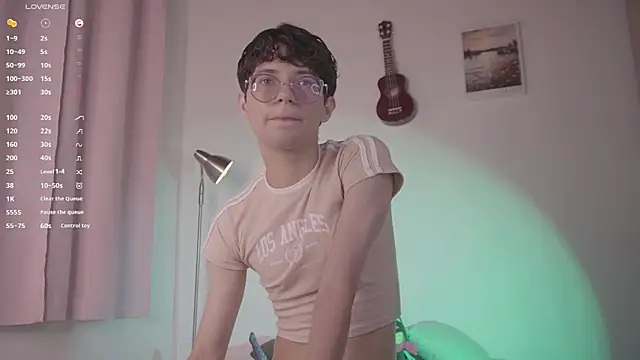 Snapshot of simonbane01 chatting on 02/05/26, 04:55 simonbane01 online show from 02/05/26, 04:55