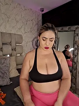 Snapshot of laura_bassi chatting on 02/14/26, 04:42 laura bassi online show from 02/14/26, 04:42