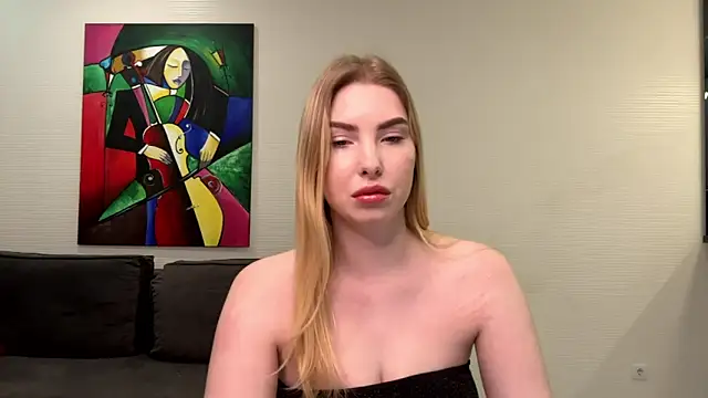 Snapshot of DannaCelisss chatting on 12/17/24, 12:12 DannaCelisss online show from 12/17/24, 12:12