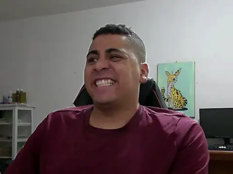 Snapshot of ElferXXX chatting on 02/11/26, 11:43 ElferXXX online show from 02/11/26, 11:43