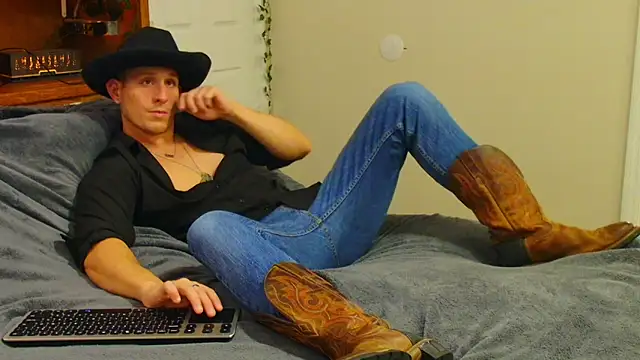 Snapshot of zack_Fisher chatting on 12/19/25, 12:17 zack Fisher online show from 12/19/25, 12:17