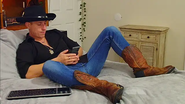 Snapshot of zack_Fisher chatting on 01/13/26, 01:00 zack Fisher online show from 01/13/26, 01:00