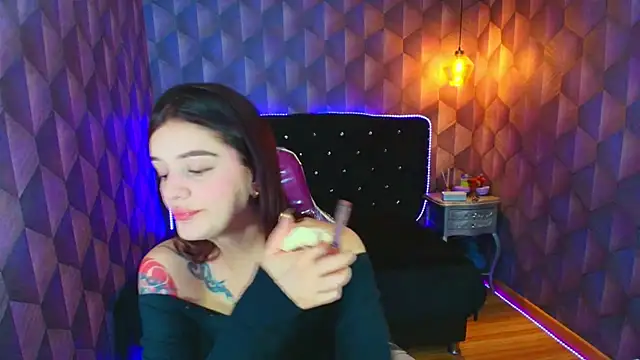 LiaHarryis online show from 02/07/26, 07:17