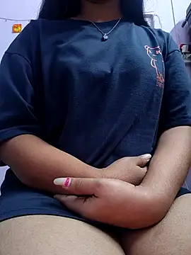 Snapshot of Harpreet_49 chatting on 11/21/25, 06:45 Harpreet 49 online show from 11/21/25, 06:45