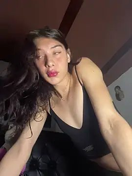 Snapshot of NICOLSKINNY1 chatting on 03/19/25, 12:37 NICOLSKINNY1 online show from 03/19/25, 12:37
