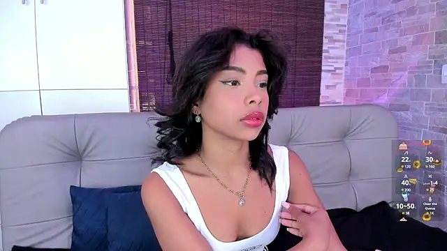 Snapshot of cinnamon_kyla chatting on 03/17/25, 01:50 cinnamon kyla online show from 03/17/25, 01:50