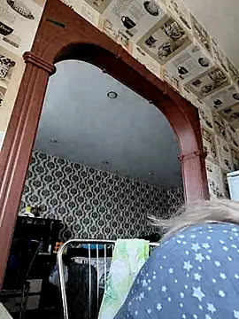 Lady nice cat online show from 04/24/26, 02:36