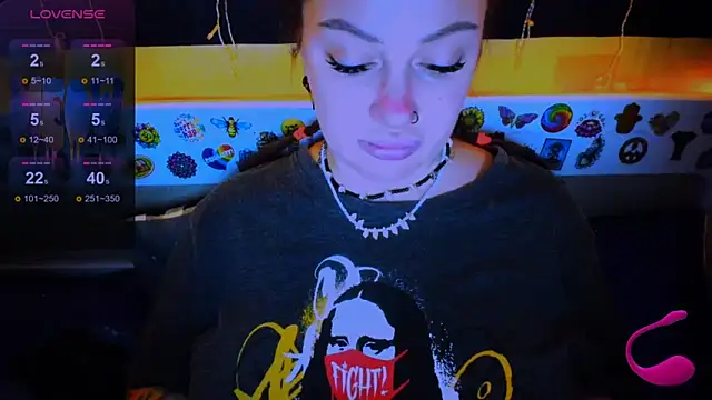 EllieOz online show from 03/22/25, 10:59