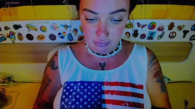 EllieOz online show from 09/11/25, 03:56