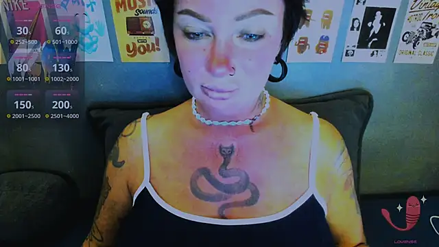 EllieOz online show from 05/11/26, 06:05