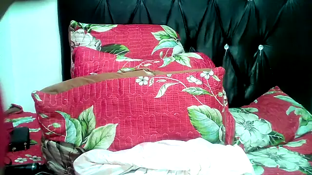 Hotxchickk online show from 12/21/25, 08:21