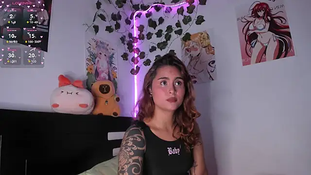 Snapshot of Violette-Ramirez01 chatting on 12/10/24, 10:05 Violette-Ramirez01 online show from 12/10/24, 10:05