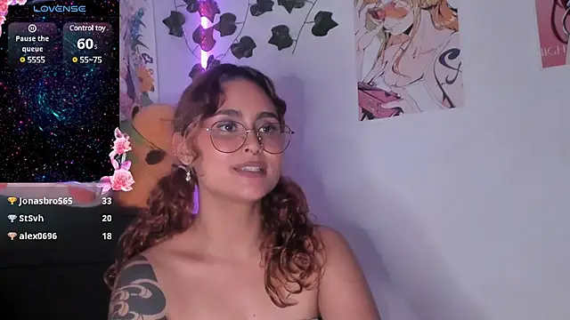 Snapshot of Violette-Ramirez01 chatting on 12/30/24, 10:12 Violette-Ramirez01 online show from 12/30/24, 10:12