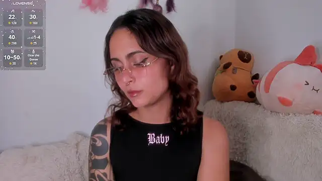 Snapshot of Violette-Ramirez01 chatting on 02/09/26, 09:52 Violette-Ramirez01 online show from 02/09/26, 09:52